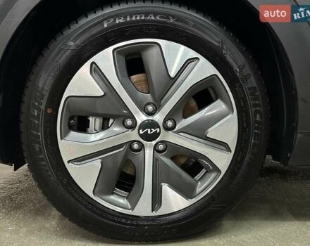 Серый Киа Niro, объемом двигателя 0 л и пробегом 44 тыс. км за 24900 $, фото 24 на Automoto.ua