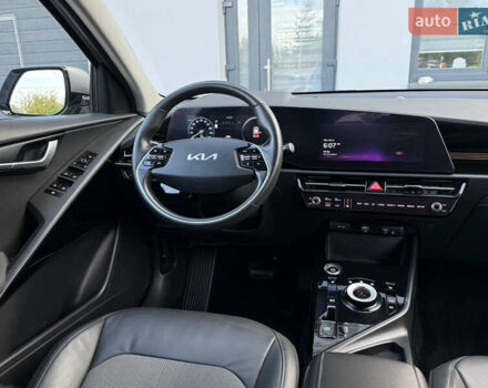 Серый Киа Niro, объемом двигателя 0 л и пробегом 95 тыс. км за 22700 $, фото 61 на Automoto.ua