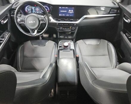 Серый Киа Niro, объемом двигателя 0 л и пробегом 143 тыс. км за 13700 $, фото 6 на Automoto.ua