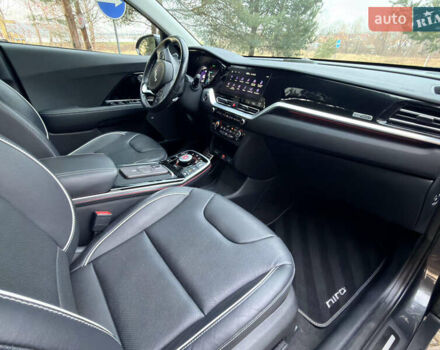 Серый Киа Niro, объемом двигателя 0 л и пробегом 40 тыс. км за 25900 $, фото 13 на Automoto.ua