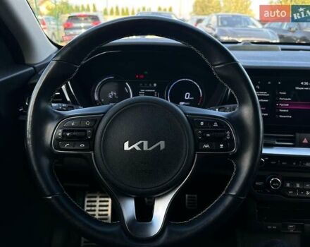 Серый Киа Niro, объемом двигателя 0 л и пробегом 73 тыс. км за 24900 $, фото 42 на Automoto.ua