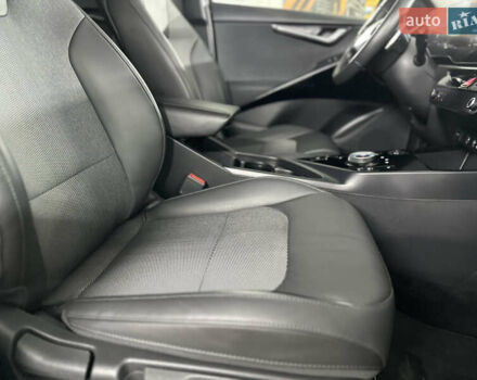 Серый Киа Niro, объемом двигателя 0 л и пробегом 120 тыс. км за 20900 $, фото 79 на Automoto.ua