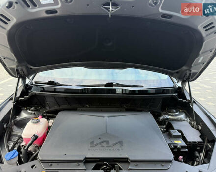 Серый Киа Niro, объемом двигателя 0 л и пробегом 95 тыс. км за 22700 $, фото 88 на Automoto.ua