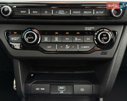 Серый Киа Niro, объемом двигателя 0 л и пробегом 70 тыс. км за 24400 $, фото 72 на Automoto.ua