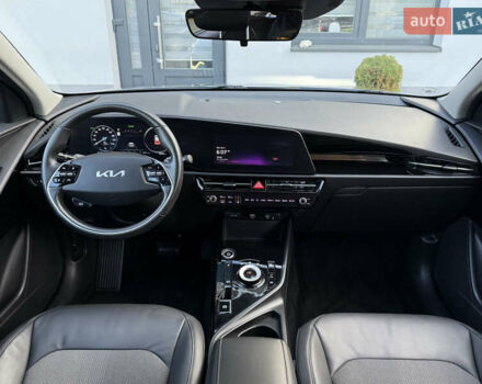 Серый Киа Niro, объемом двигателя 0 л и пробегом 95 тыс. км за 22700 $, фото 60 на Automoto.ua
