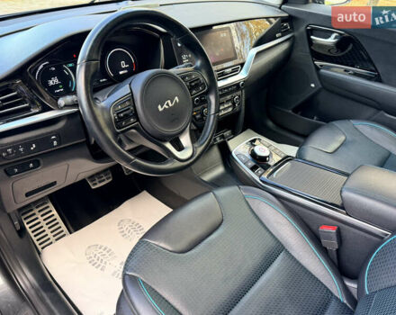 Серый Киа Niro, объемом двигателя 0 л и пробегом 39 тыс. км за 24400 $, фото 15 на Automoto.ua
