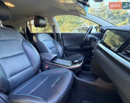 Сірий Кіа Niro, об'ємом двигуна 0 л та пробігом 60 тис. км за 22400 $, фото 15 на Automoto.ua