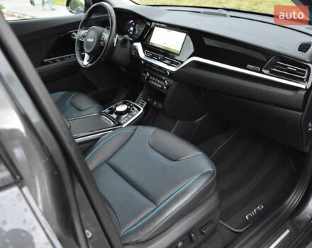 Сірий Кіа Niro, об'ємом двигуна 0 л та пробігом 61 тис. км за 23980 $, фото 38 на Automoto.ua