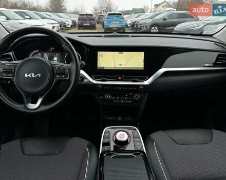 Серый Киа Niro, объемом двигателя 0 л и пробегом 37 тыс. км за 24900 $, фото 75 на Automoto.ua