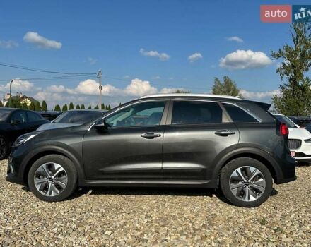 Сірий Кіа Niro, об'ємом двигуна 0 л та пробігом 73 тис. км за 23900 $, фото 20 на Automoto.ua