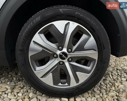 Серый Киа Niro, объемом двигателя 0 л и пробегом 70 тыс. км за 24400 $, фото 30 на Automoto.ua