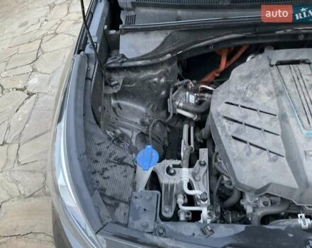 Серый Киа Niro, объемом двигателя 0 л и пробегом 82 тыс. км за 15999 $, фото 13 на Automoto.ua
