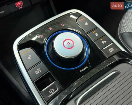 Серый Киа Niro, объемом двигателя 0 л и пробегом 22 тыс. км за 25107 $, фото 27 на Automoto.ua
