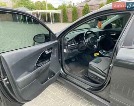 Сірий Кіа Niro, об'ємом двигуна 0 л та пробігом 130 тис. км за 19800 $, фото 14 на Automoto.ua