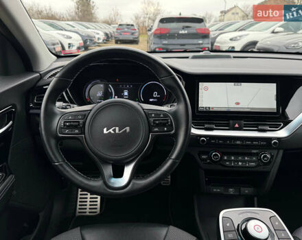 Серый Киа Niro, объемом двигателя 0 л и пробегом 70 тыс. км за 24400 $, фото 45 на Automoto.ua