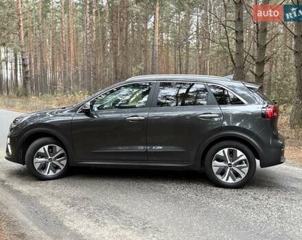 Сірий Кіа Niro, об'ємом двигуна 0 л та пробігом 72 тис. км за 22999 $, фото 22 на Automoto.ua