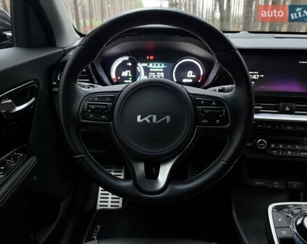 Сірий Кіа Niro, об'ємом двигуна 0 л та пробігом 72 тис. км за 22999 $, фото 47 на Automoto.ua