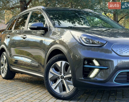 Серый Киа Niro, объемом двигателя 0 л и пробегом 39 тыс. км за 24400 $, фото 3 на Automoto.ua