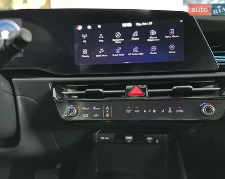 Серый Киа Niro, объемом двигателя 0 л и пробегом 120 тыс. км за 20900 $, фото 99 на Automoto.ua