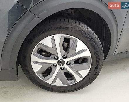 Серый Киа Niro, объемом двигателя 0 л и пробегом 100 тыс. км за 21000 $, фото 7 на Automoto.ua