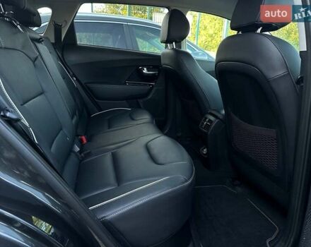 Серый Киа Niro, объемом двигателя 0 л и пробегом 73 тыс. км за 24900 $, фото 82 на Automoto.ua