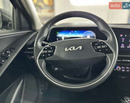 Серый Киа Niro, объемом двигателя 0 л и пробегом 120 тыс. км за 20900 $, фото 96 на Automoto.ua