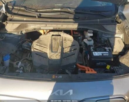 Серый Киа Niro, объемом двигателя 0 л и пробегом 62 тыс. км за 4900 $, фото 9 на Automoto.ua