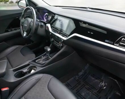 Серый Киа Niro, объемом двигателя 1.6 л и пробегом 25 тыс. км за 5000 $, фото 6 на Automoto.ua