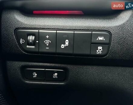 Серый Киа Niro, объемом двигателя 0 л и пробегом 73 тыс. км за 24900 $, фото 40 на Automoto.ua