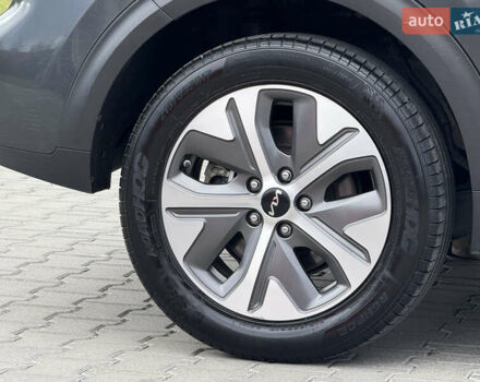 Сірий Кіа Niro, об'ємом двигуна 0 л та пробігом 81 тис. км за 18700 $, фото 11 на Automoto.ua