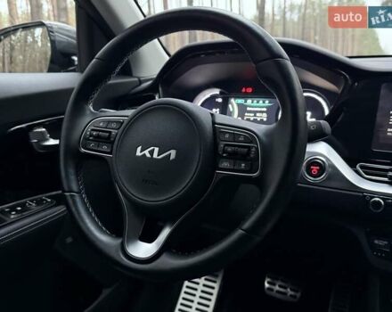 Сірий Кіа Niro, об'ємом двигуна 0 л та пробігом 72 тис. км за 22999 $, фото 51 на Automoto.ua