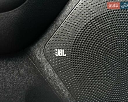 Серый Киа Niro, объемом двигателя 0 л и пробегом 73 тыс. км за 24900 $, фото 5 на Automoto.ua