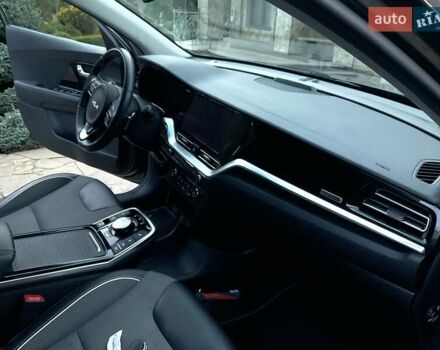 Серый Киа Niro, объемом двигателя 0 л и пробегом 82 тыс. км за 15999 $, фото 31 на Automoto.ua
