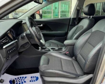 Сірий Кіа Niro, об'ємом двигуна 1.6 л та пробігом 29 тис. км за 11350 $, фото 8 на Automoto.ua