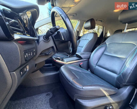 Сірий Кіа Niro, об'ємом двигуна 0 л та пробігом 60 тис. км за 22400 $, фото 11 на Automoto.ua