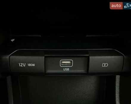 Серый Киа Niro, объемом двигателя 0 л и пробегом 37 тыс. км за 24900 $, фото 62 на Automoto.ua