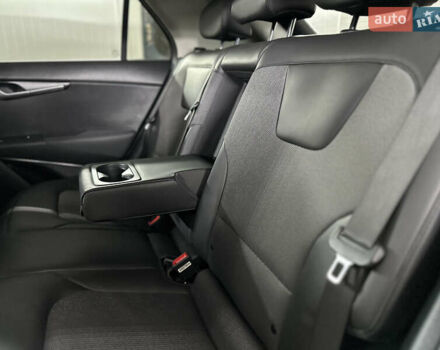 Серый Киа Niro, объемом двигателя 0 л и пробегом 120 тыс. км за 20900 $, фото 93 на Automoto.ua