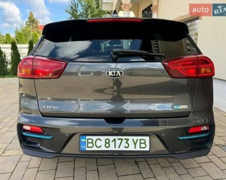 Сірий Кіа Niro, об'ємом двигуна 0 л та пробігом 69 тис. км за 23999 $, фото 27 на Automoto.ua