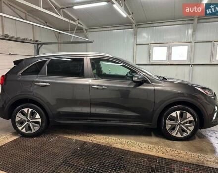 Серый Киа Niro, объемом двигателя 0 л и пробегом 44 тыс. км за 24900 $, фото 22 на Automoto.ua