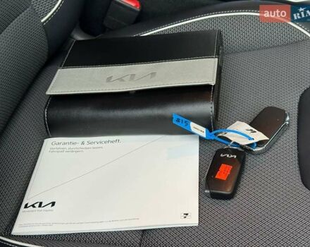 Серый Киа Niro, объемом двигателя 0 л и пробегом 22 тыс. км за 25107 $, фото 32 на Automoto.ua