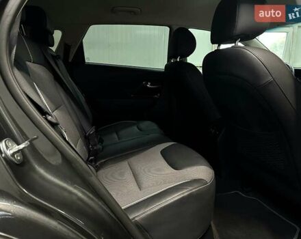 Серый Киа Niro, объемом двигателя 0 л и пробегом 44 тыс. км за 24900 $, фото 70 на Automoto.ua