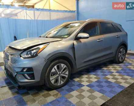 Серый Киа Niro, объемом двигателя 0 л и пробегом 185 тыс. км за 13900 $, фото 1 на Automoto.ua