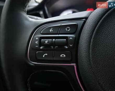 Сірий Кіа Niro, об'ємом двигуна 0 л та пробігом 72 тис. км за 22999 $, фото 49 на Automoto.ua