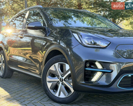 Серый Киа Niro, объемом двигателя 0 л и пробегом 32 тыс. км за 24950 $, фото 6 на Automoto.ua