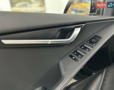 Серый Киа Niro, объемом двигателя 0 л и пробегом 120 тыс. км за 20900 $, фото 60 на Automoto.ua