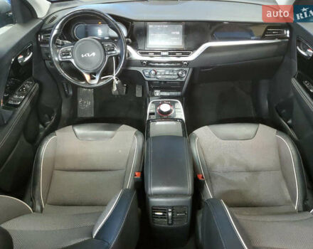 Серый Киа Niro, объемом двигателя 0 л и пробегом 185 тыс. км за 13900 $, фото 8 на Automoto.ua