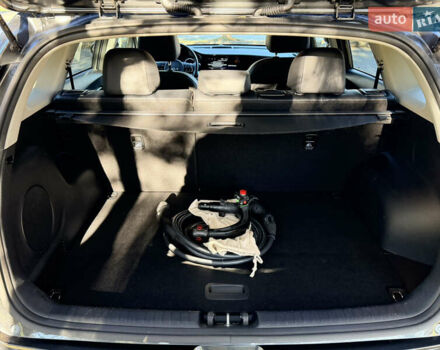 Серый Киа Niro, объемом двигателя 0 л и пробегом 32 тыс. км за 24950 $, фото 12 на Automoto.ua