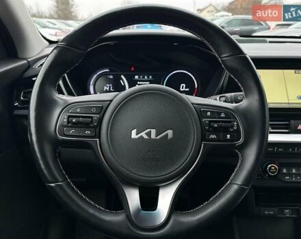 Серый Киа Niro, объемом двигателя 0 л и пробегом 37 тыс. км за 24900 $, фото 37 на Automoto.ua