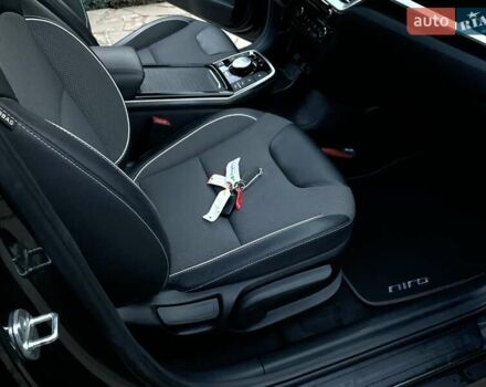Серый Киа Niro, объемом двигателя 0 л и пробегом 82 тыс. км за 15999 $, фото 30 на Automoto.ua