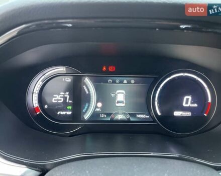 Серый Киа Niro, объемом двигателя 0 л и пробегом 74 тыс. км за 22700 $, фото 27 на Automoto.ua